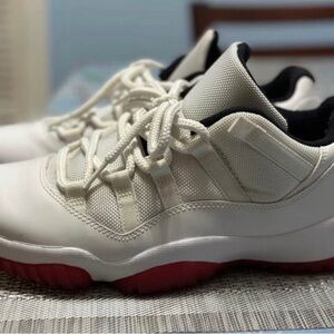 Jordan Retro 11 Cherry Low